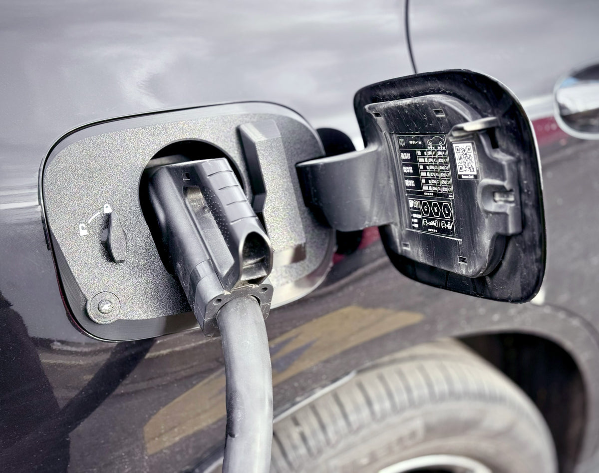 Mercedes-Benz EQC EV Charge Port Cover - view 2