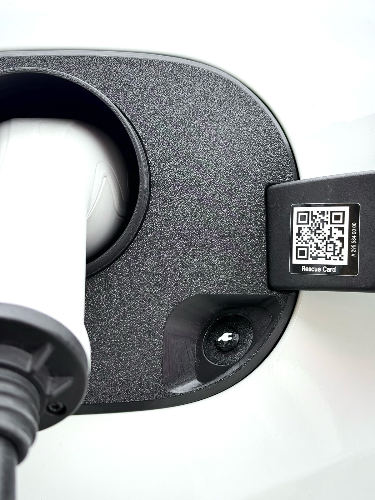 Mercedes-Benz EQE SUV EV Charge Port Cover - view 5