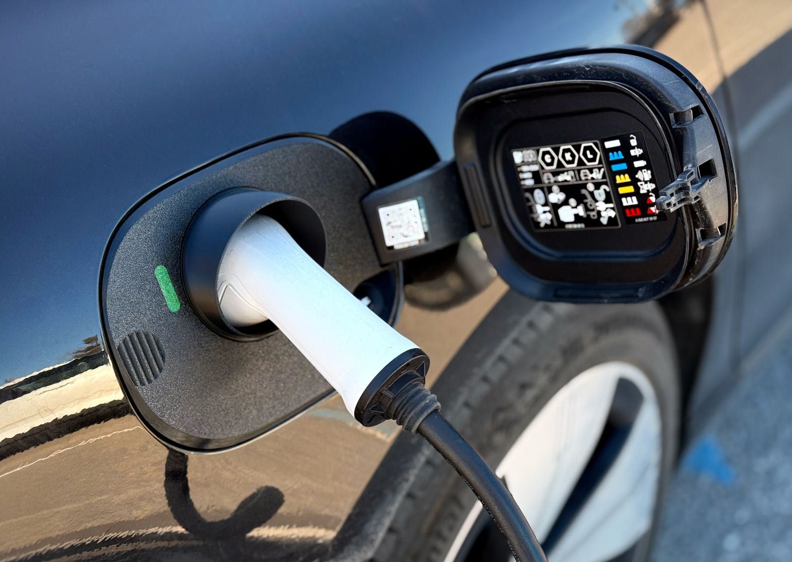 Mercedes-Benz EQS Sedan EV Charge Port Cover