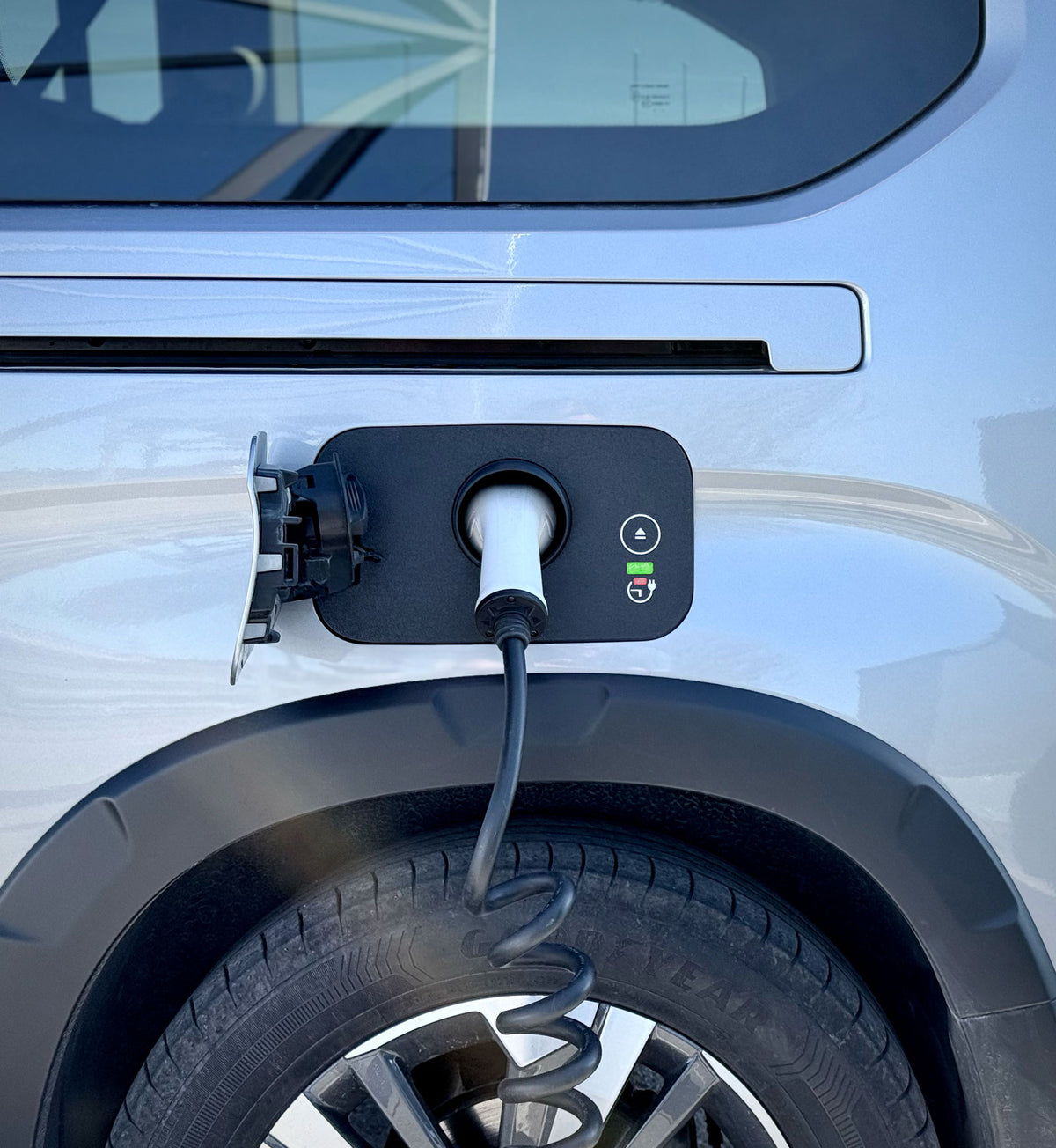 Toyota ProAce City Electric Charge Port Cover - view 4
