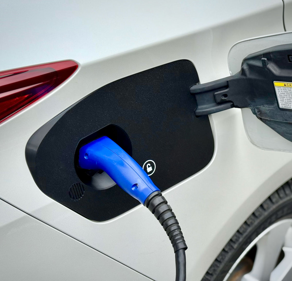 Toyota Prius ZVW50 EV Charge Port Cover - view 3