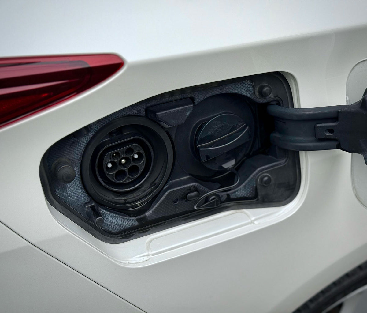 Toyota Prius ZVW50 EV Charge Port Cover - view 2